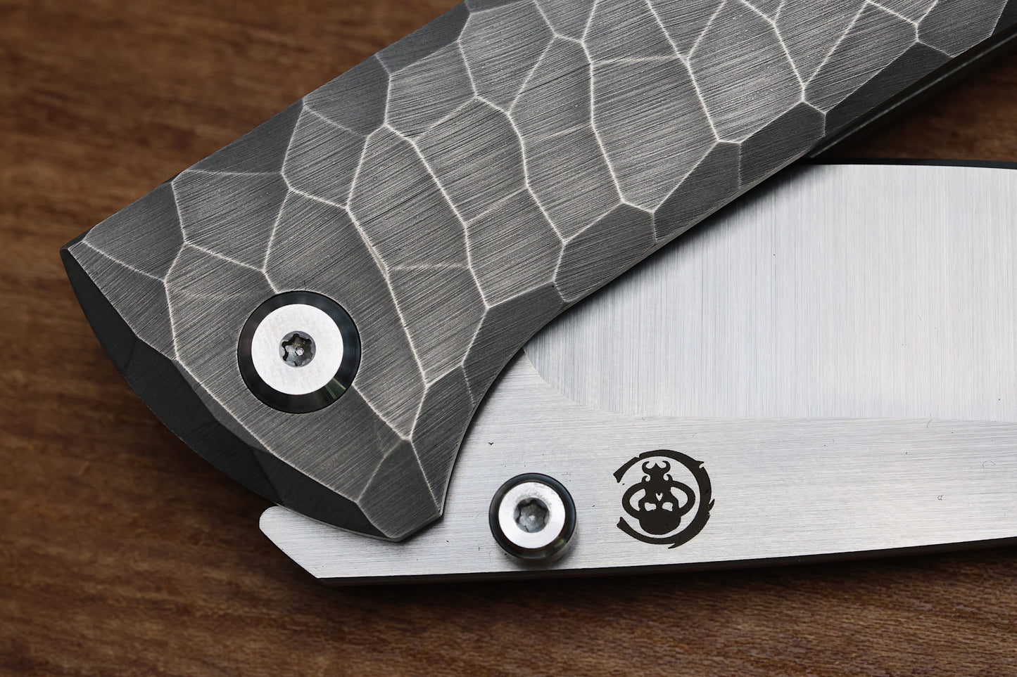 CHAVES KNIVES SCAPEGOAT STREET FULL ROCKED TITANIUM STONEWASH 3.5" M390 BELT SATIN