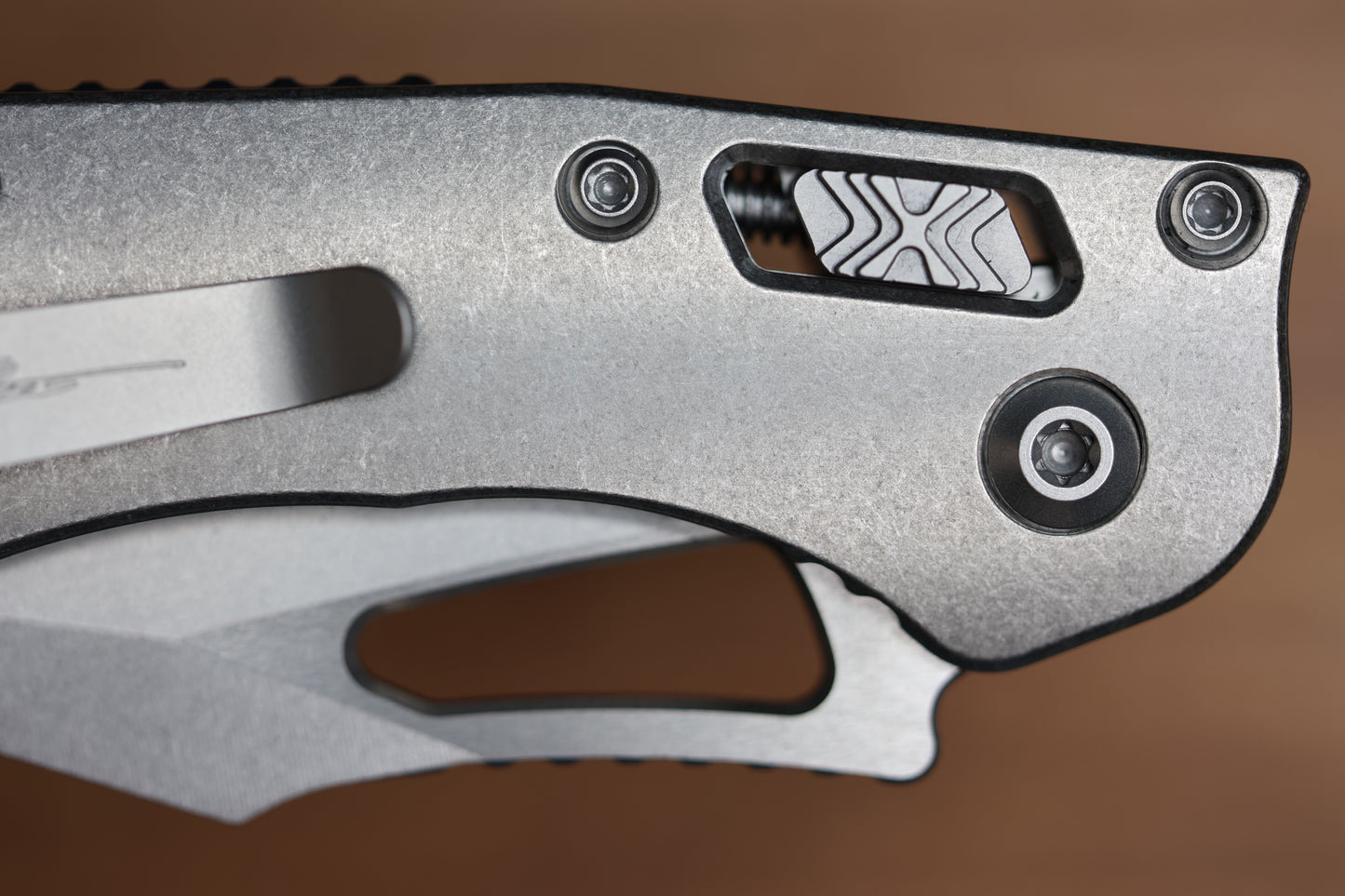 MARFIONE SELECT MANUAL M-STITCH RAM LOK SLAB SIDE TITANIUM HANDLES W/ BLUE ACCENTS & STONEWASH M390MK 169MRL-10MS2