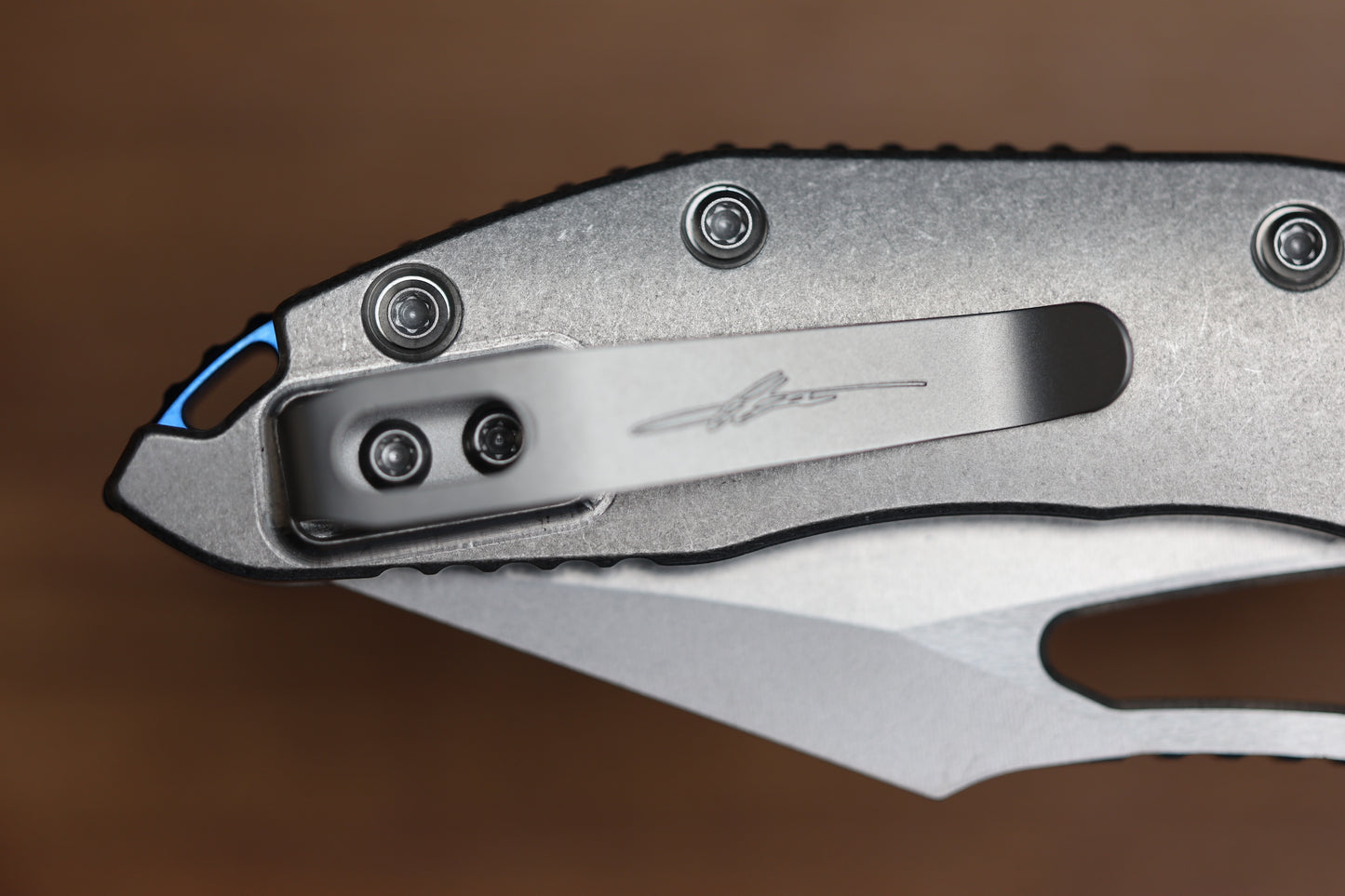 MARFIONE SELECT MANUAL M-STITCH RAM LOK SLAB SIDE TITANIUM HANDLES W/ BLUE ACCENTS & STONEWASH M390MK 169MRL-10MS2