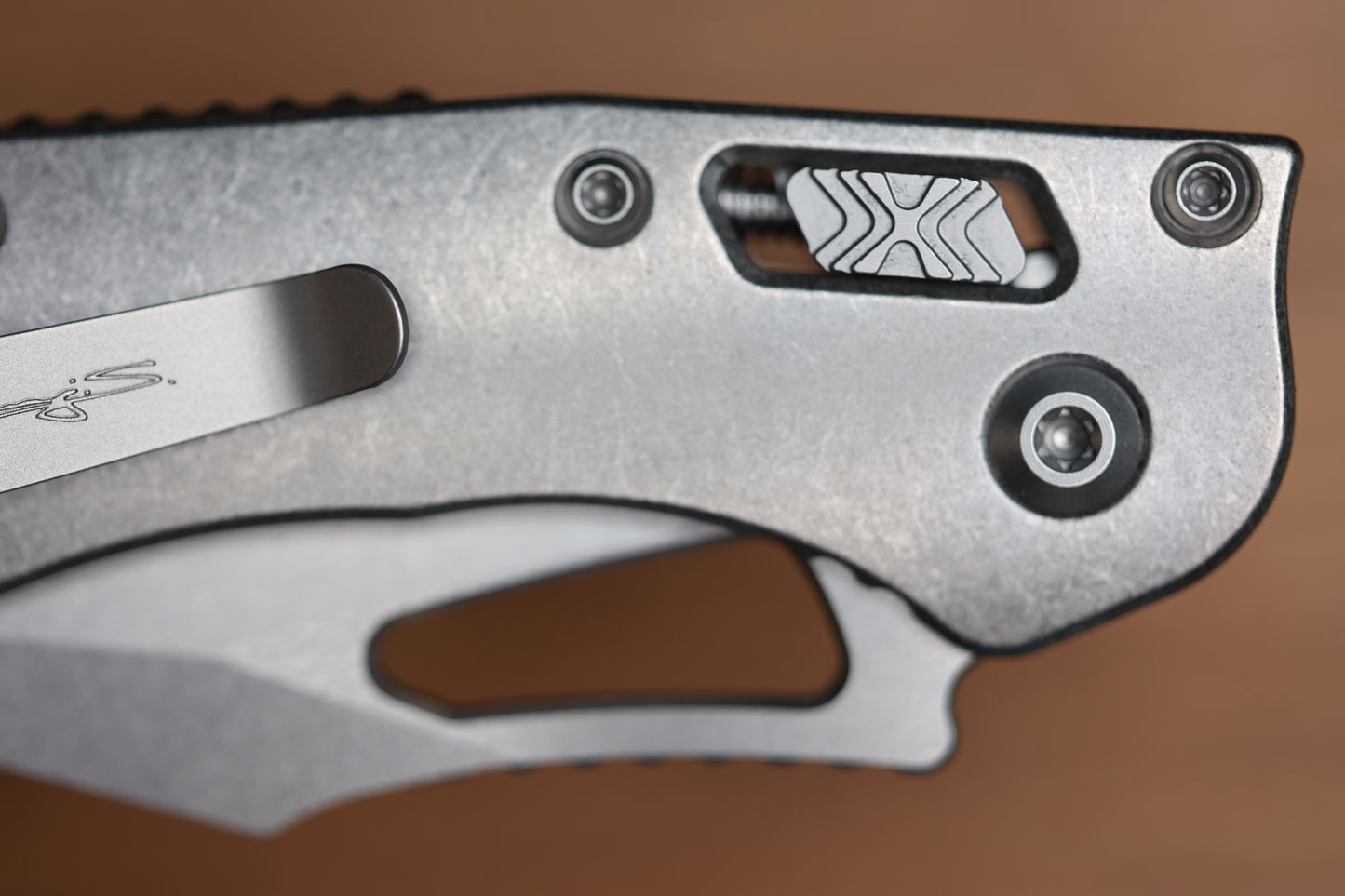 MARFIONE SELECT MANUAL M-STITCH RAM LOK SLAB SIDE TITANIUM HANDLES W/ BRONZE ACCENTS & STONEWASH M390MK 169MRL-10MS1