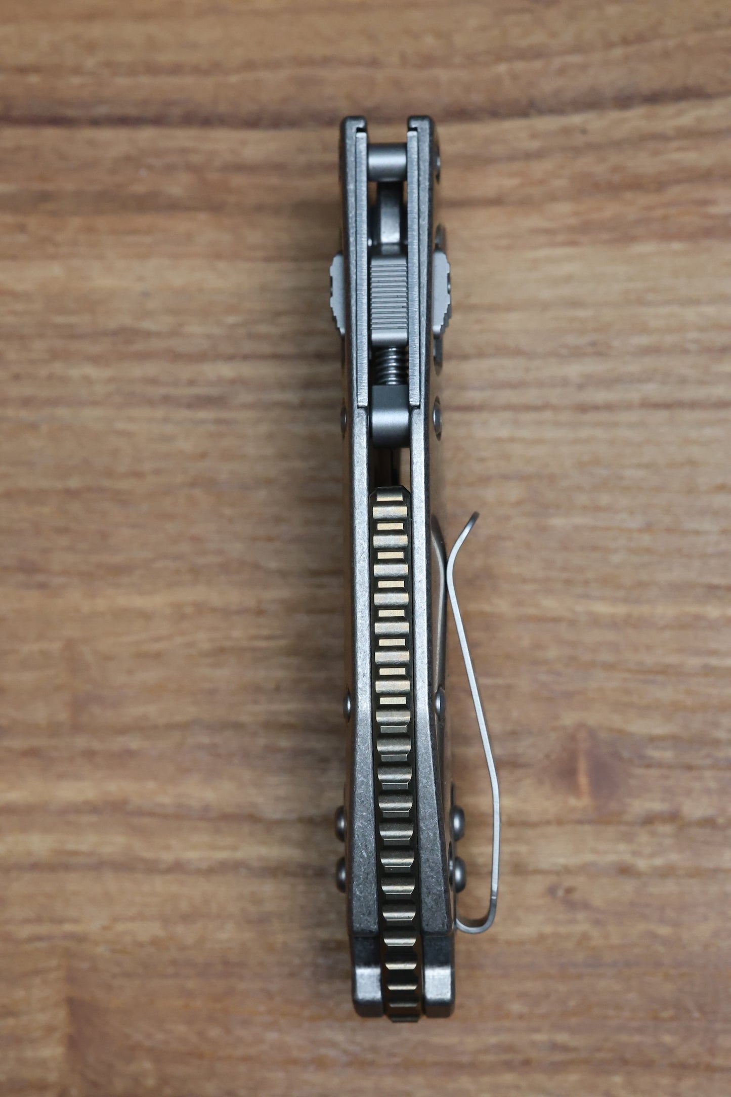 MARFIONE SELECT MANUAL M-STITCH RAM LOK SLAB SIDE TITANIUM HANDLES W/ BRONZE ACCENTS & STONEWASH M390MK 169MRL-10MS1