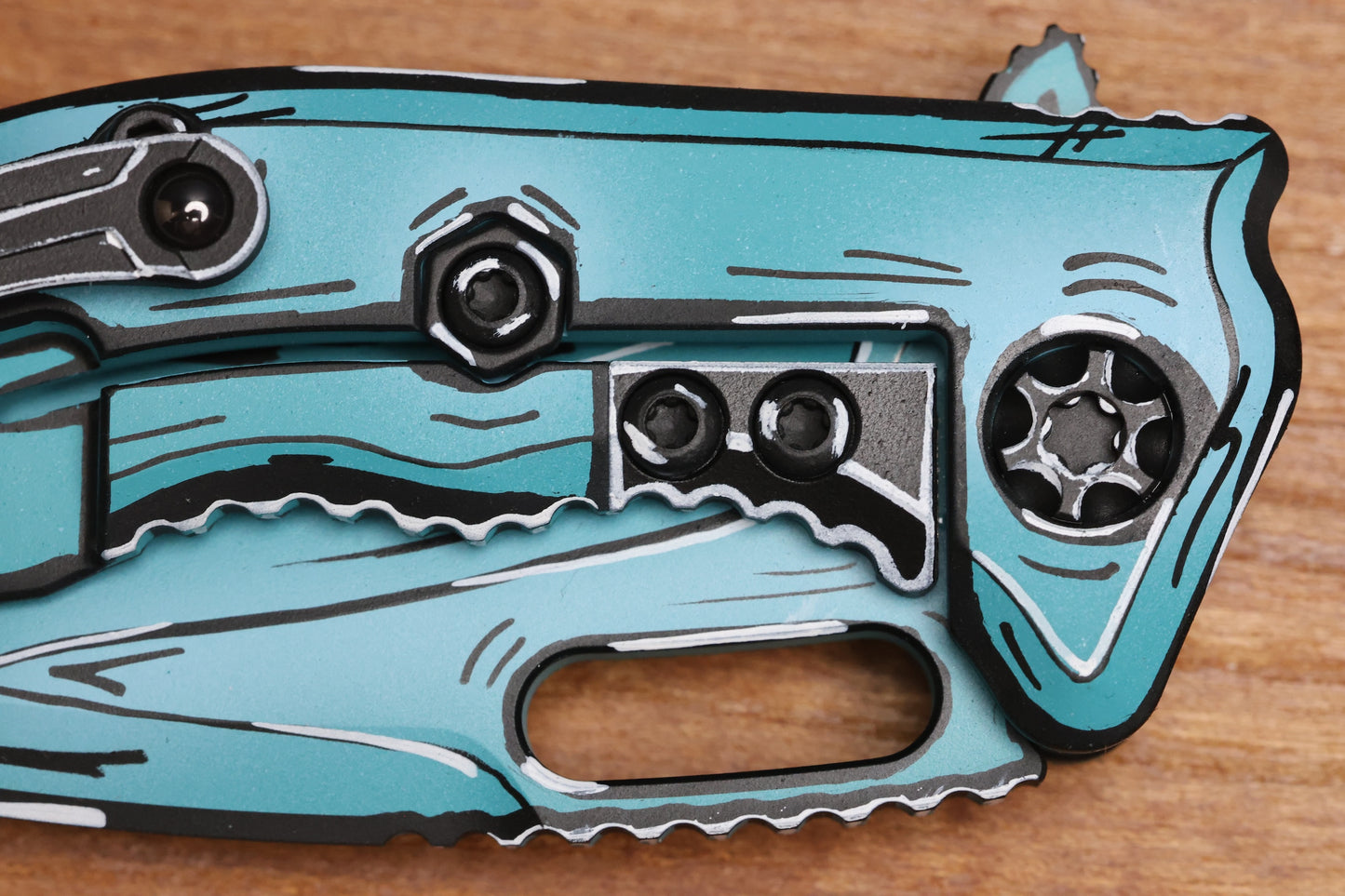 HERETIC KNIVES MEDUSA MANUAL TURQUOISE CEL SHADE W/ MAGNACUT RECURVE H010-CS-TQ