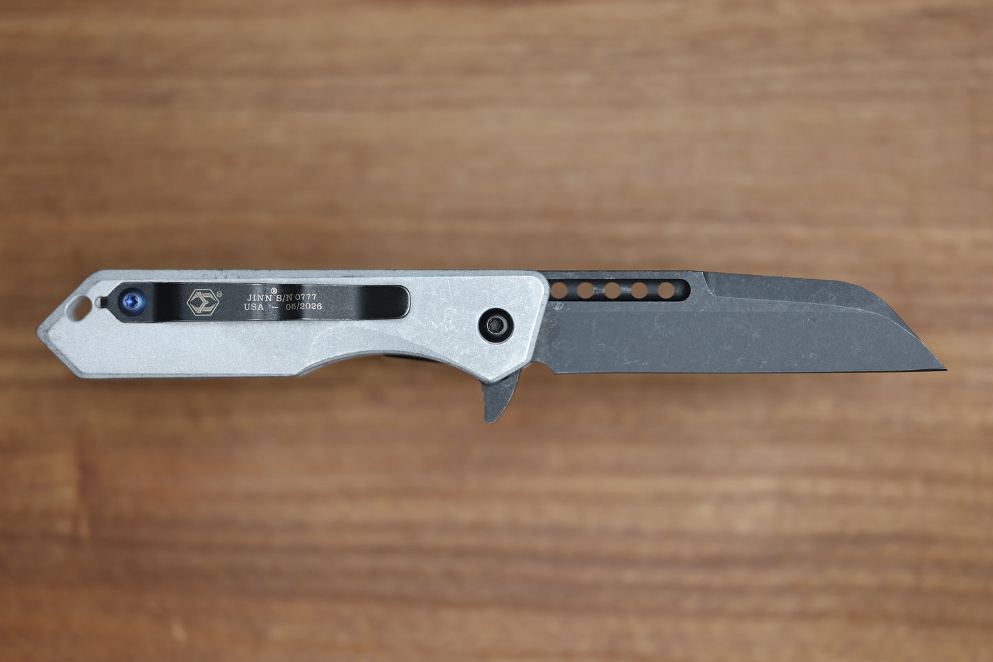 HERETIC KNIVES M/A JINN FLIPPER W/ BLIZZARDWORN ALUMINUM HANDLES & BATTLE BLACK MAGNACUT H213-8A-BLZ