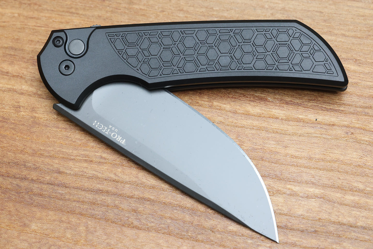 PRO-TECH MORDAX BLACK GRIDLOCK HANDLE W/ DLC MAGNACUT MX106-GRIDLOCK