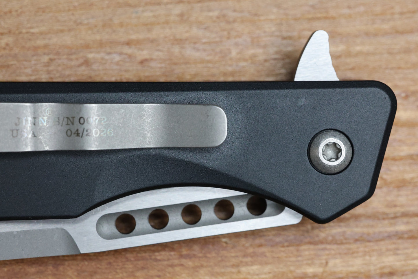 HERETIC KNIVES M/A JINN FLIPPER W/ BLACK ALUMINUM HANDLES & BATTLEWORN MAGNACUT H213-5A