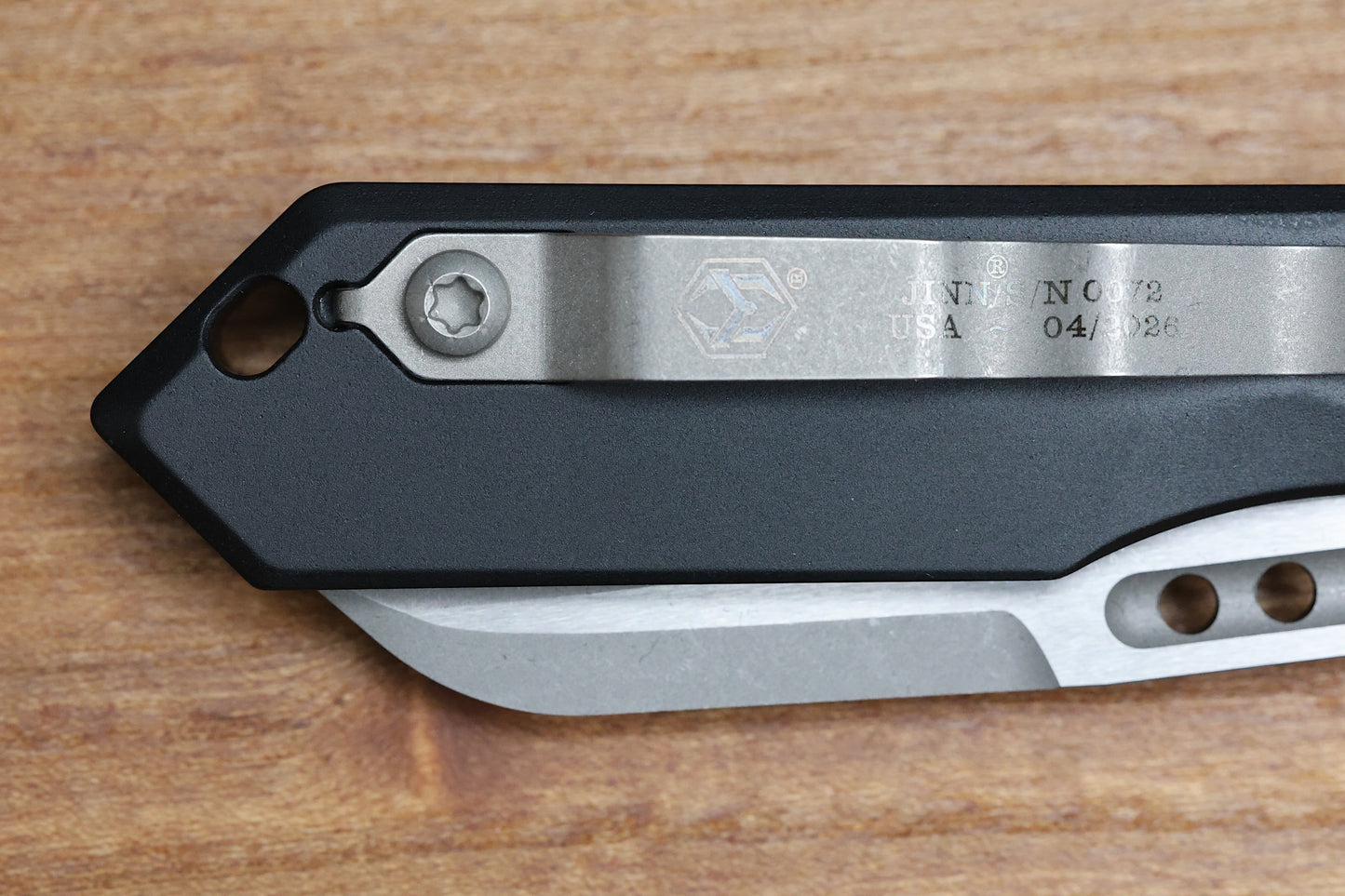 HERETIC KNIVES M/A JINN FLIPPER W/ BLACK ALUMINUM HANDLES & BATTLEWORN MAGNACUT H213-5A