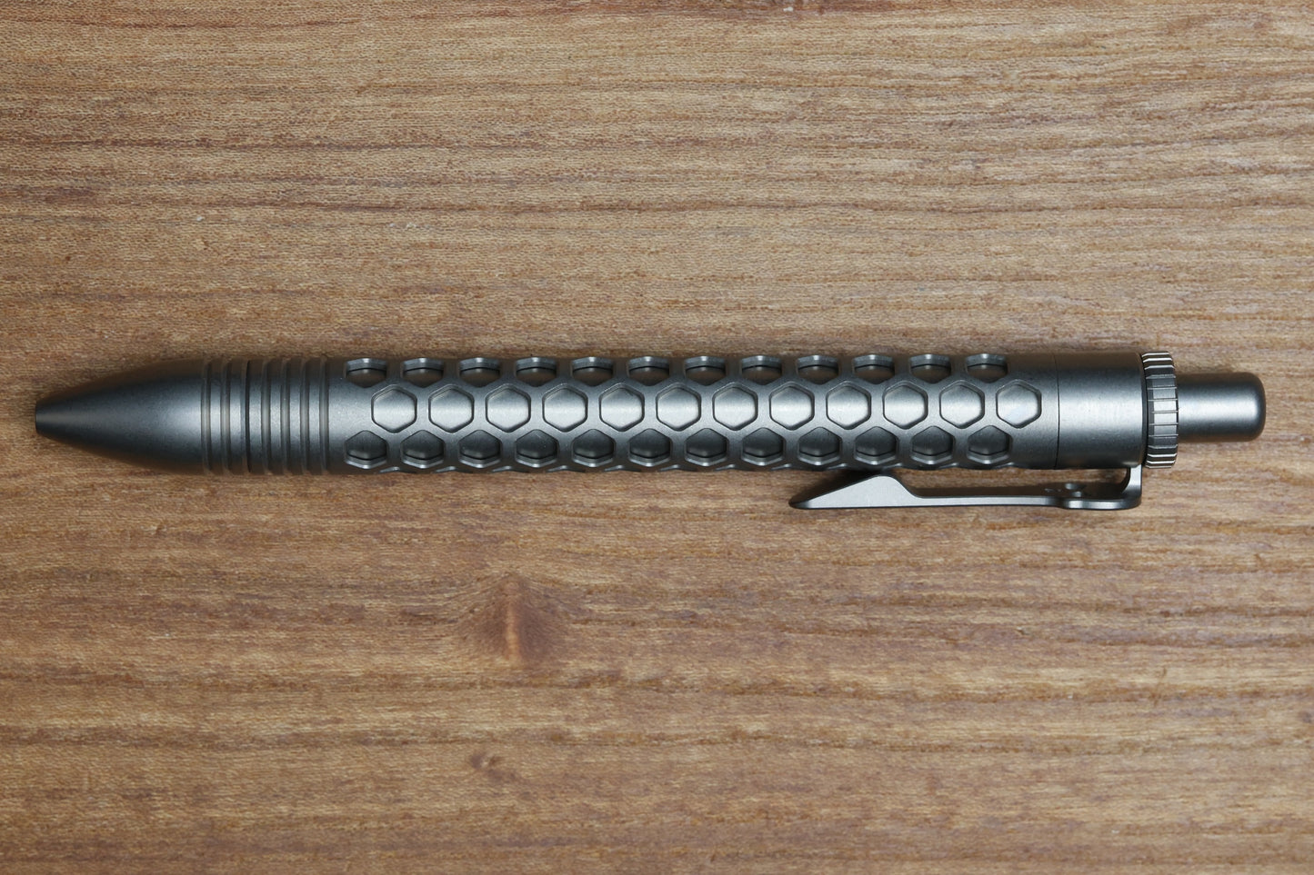 CHAVES KNIVES TITANIUM CLICKER PEN – HEX DOT