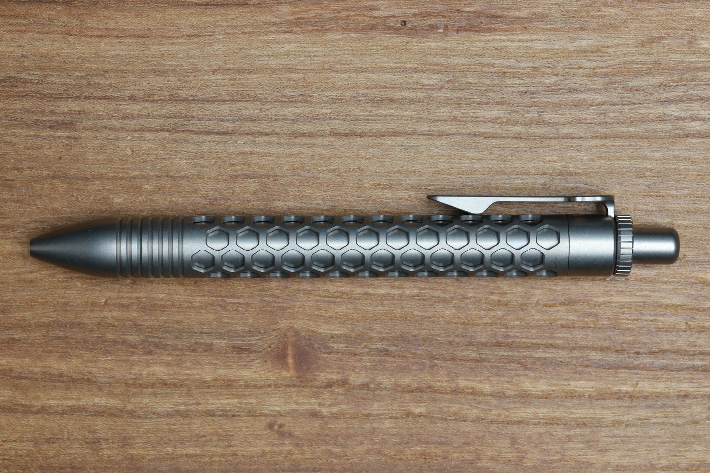 CHAVES KNIVES TITANIUM CLICKER PEN – HEX DOT