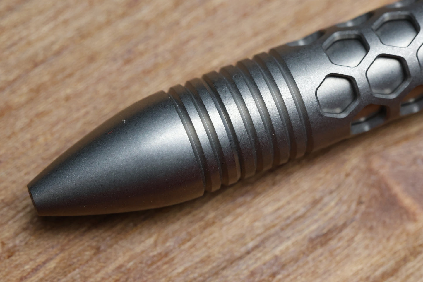 CHAVES KNIVES TITANIUM CLICKER PEN – HEX DOT