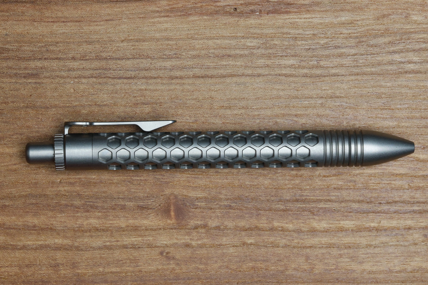 CHAVES KNIVES TITANIUM CLICKER PEN – HEX DOT