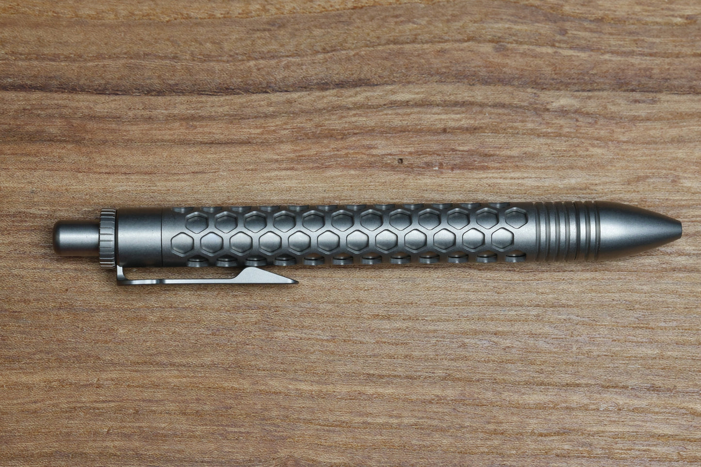 CHAVES KNIVES TITANIUM CLICKER PEN – HEX DOT