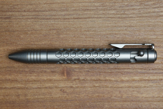 CHAVES KNIVES TITANIUM BOLT ACTION PEN – HEX DOT