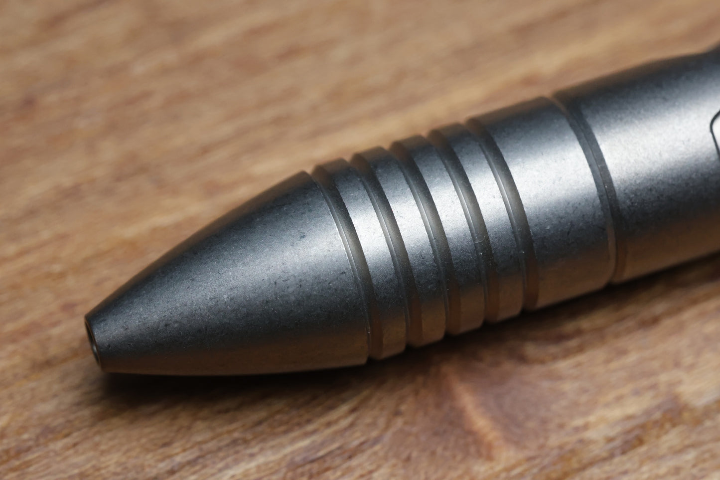 CHAVES KNIVES TITANIUM BOLT ACTION PEN – HEX DOT