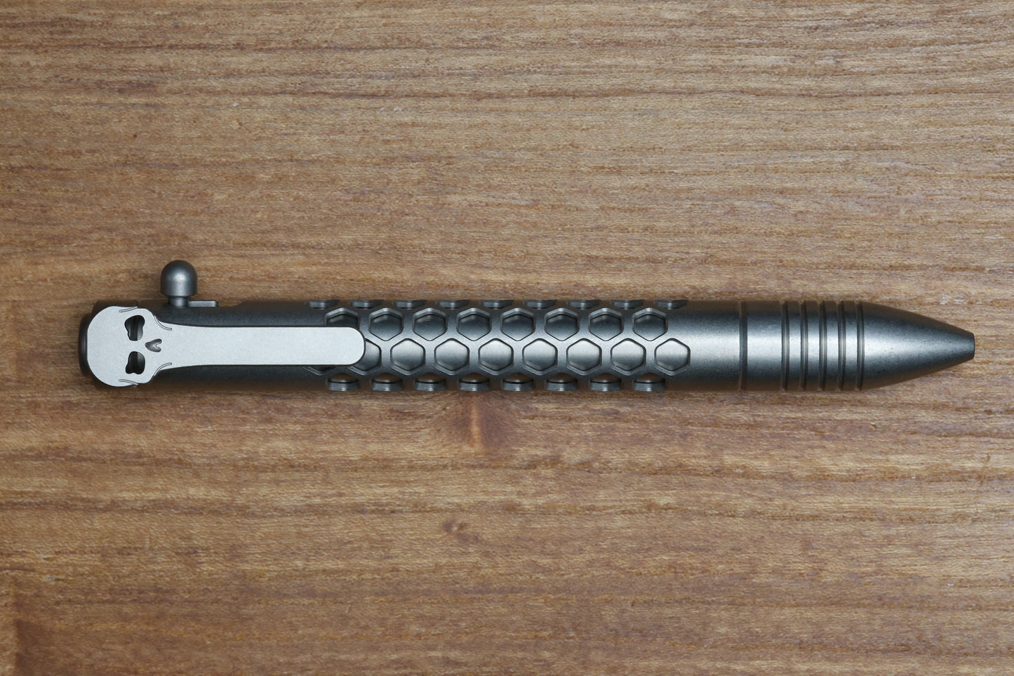 CHAVES KNIVES TITANIUM BOLT ACTION PEN – HEX DOT