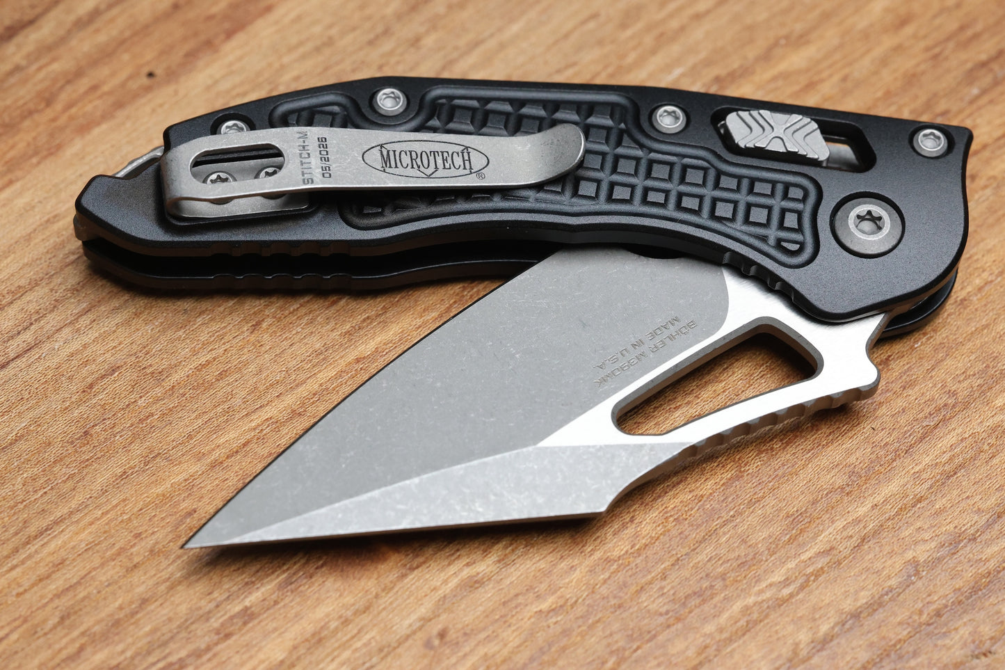 MICROTECH KNIVES MANUAL M-STITCH RAM LOK BLACK FRAG ALUMINUM HANDLES & APOCALYPTIC M390MK 169MRL-10APFR