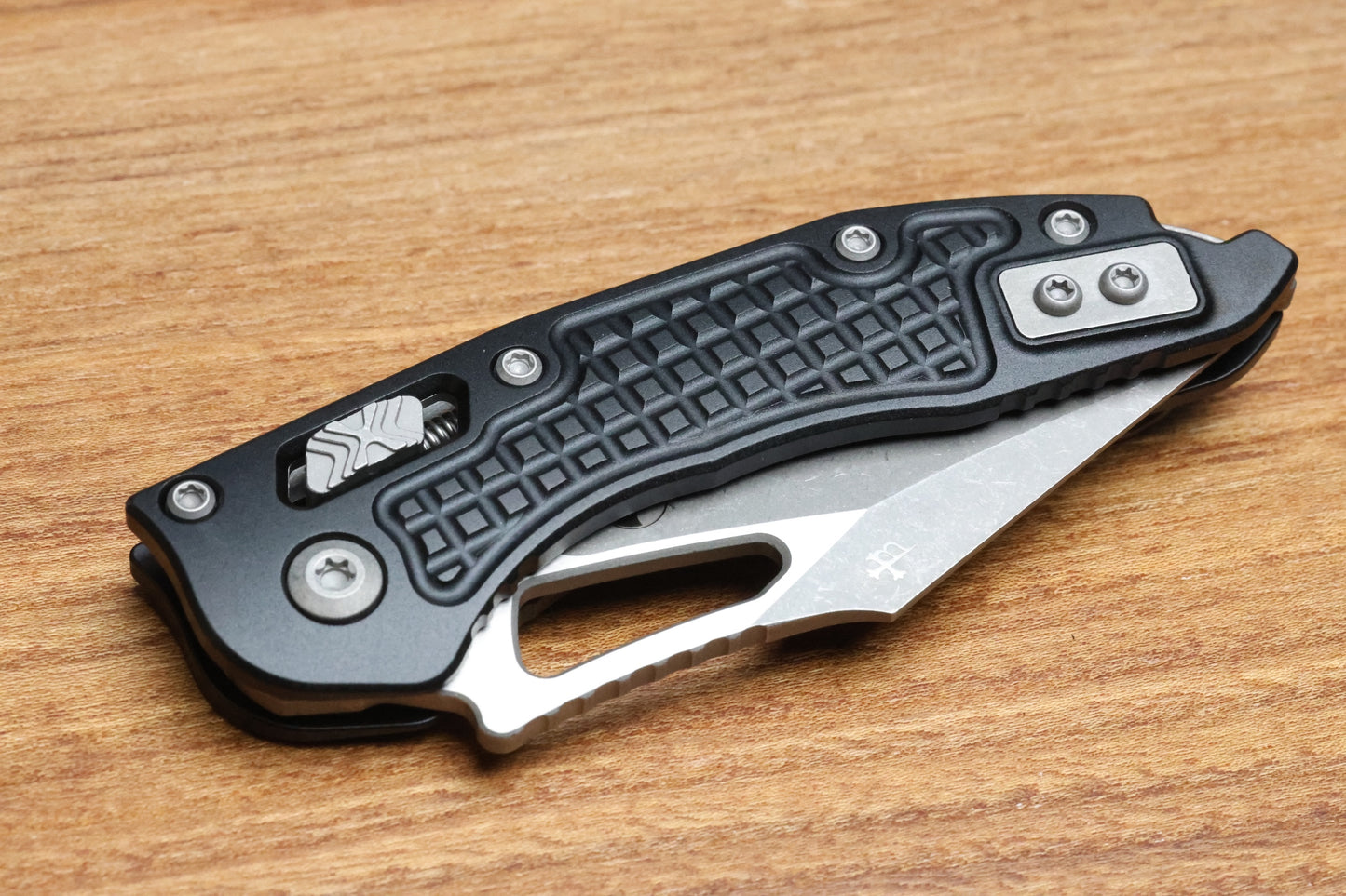 MICROTECH KNIVES MANUAL M-STITCH RAM LOK BLACK FRAG ALUMINUM HANDLES & APOCALYPTIC M390MK 169MRL-10APFR