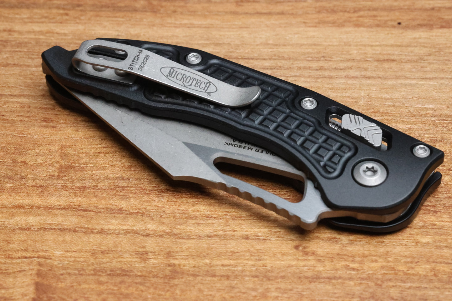 MICROTECH KNIVES MANUAL M-STITCH RAM LOK BLACK FRAG ALUMINUM HANDLES & APOCALYPTIC M390MK 169MRL-10APFR
