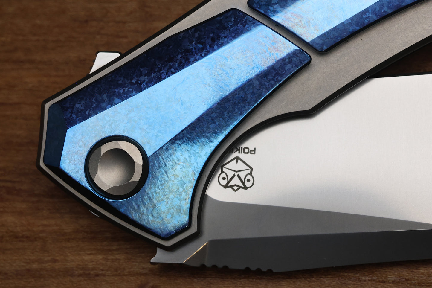 POIKILO BLADE ANOLIS S1 W/ BLUE CRYSTAL TI HANDLES & PEARLESCENT STONEWASH M398