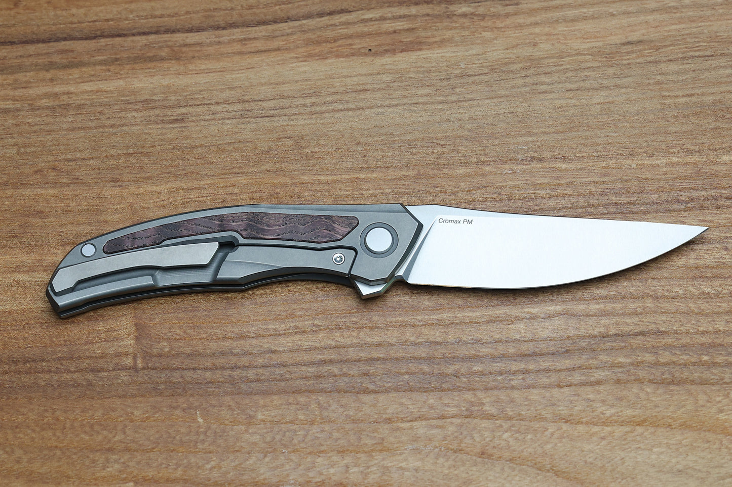 SHIROGOROV URSUS QUANTUM - CROMAX PM BLADE - TITANIUM HANDLE - RED ASH WOOD INLAY - MRBS
