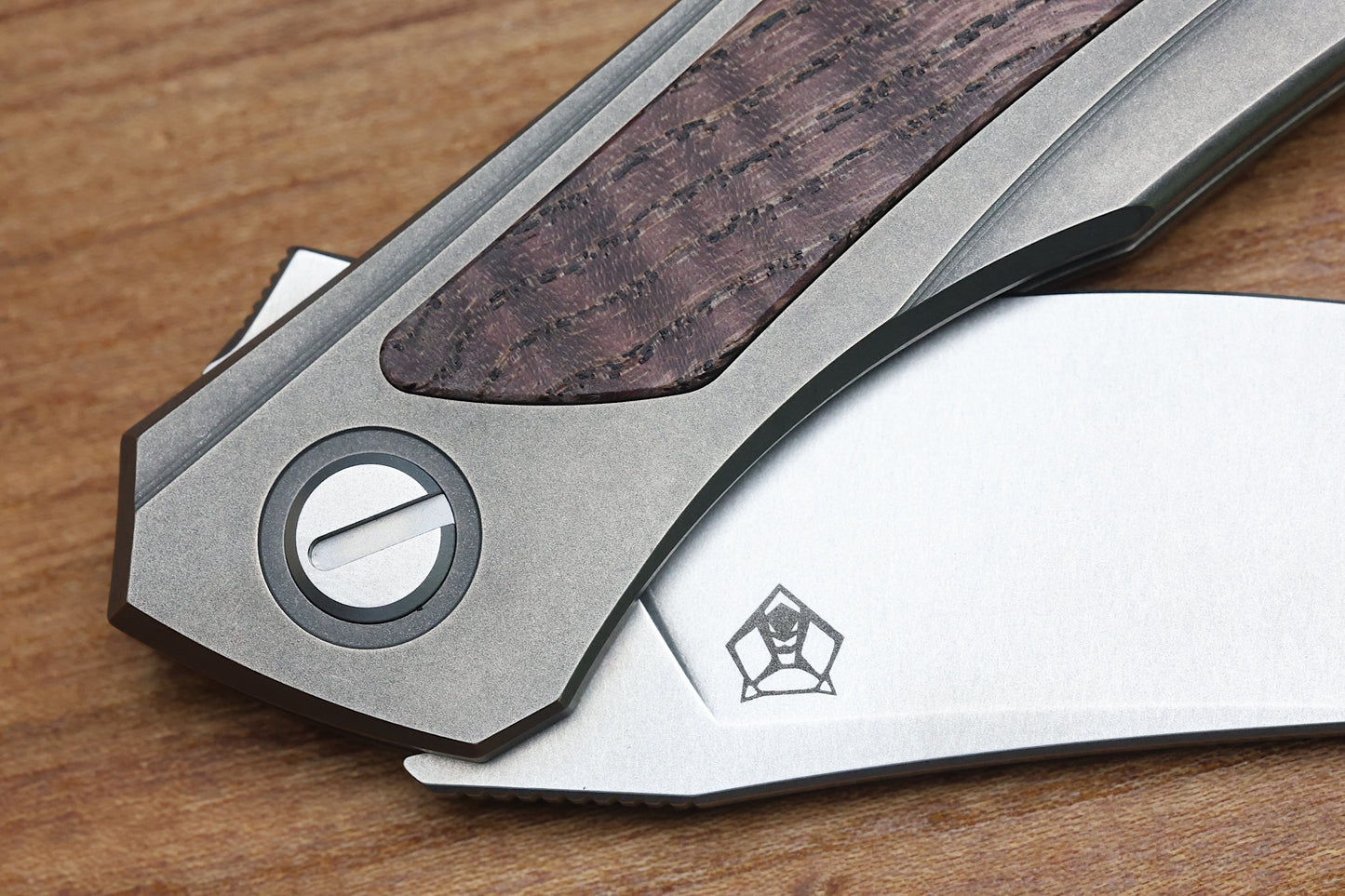 SHIROGOROV URSUS QUANTUM - CROMAX PM BLADE - TITANIUM HANDLE - RED ASH WOOD INLAY - MRBS