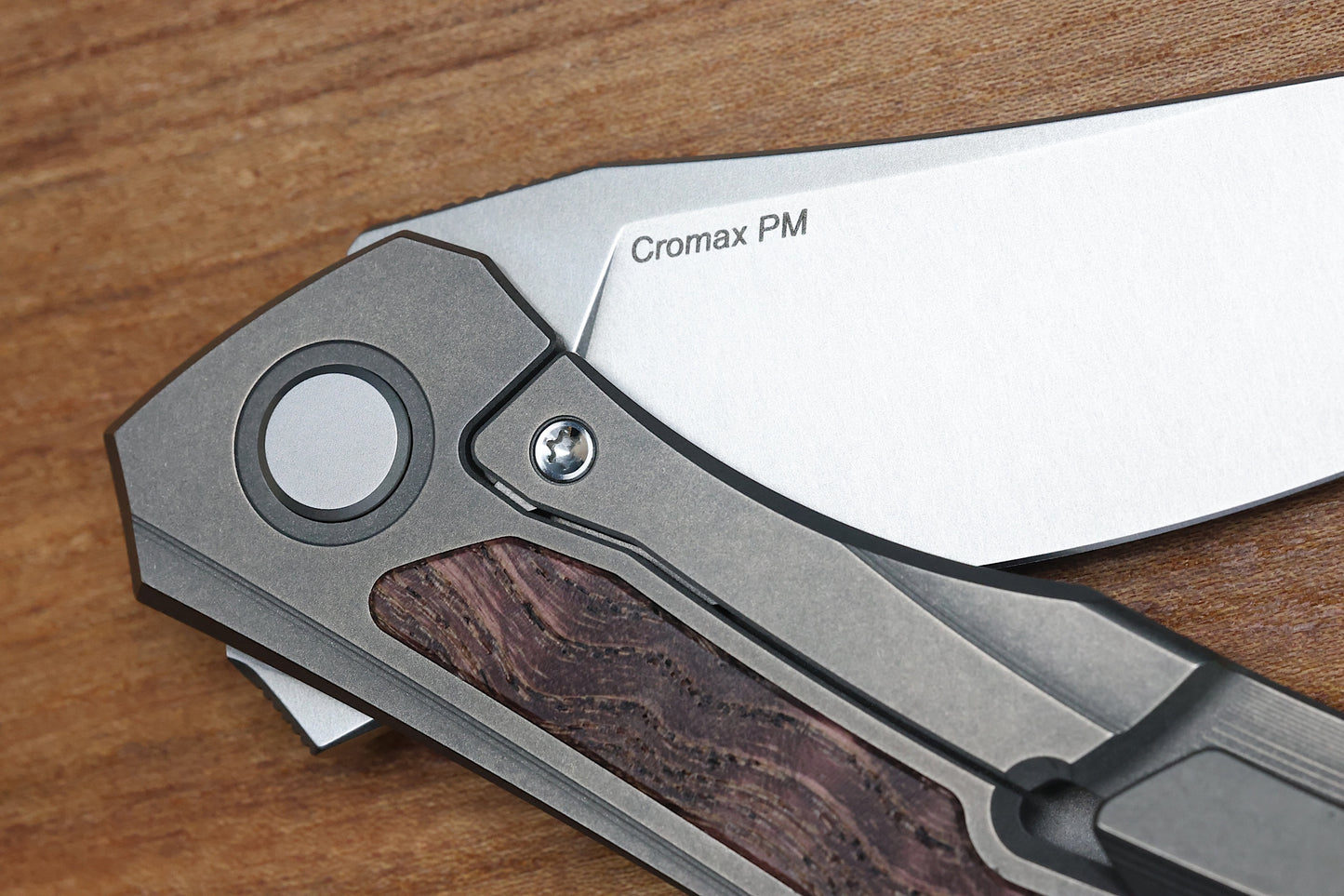 SHIROGOROV URSUS QUANTUM - CROMAX PM BLADE - TITANIUM HANDLE - RED ASH WOOD INLAY - MRBS