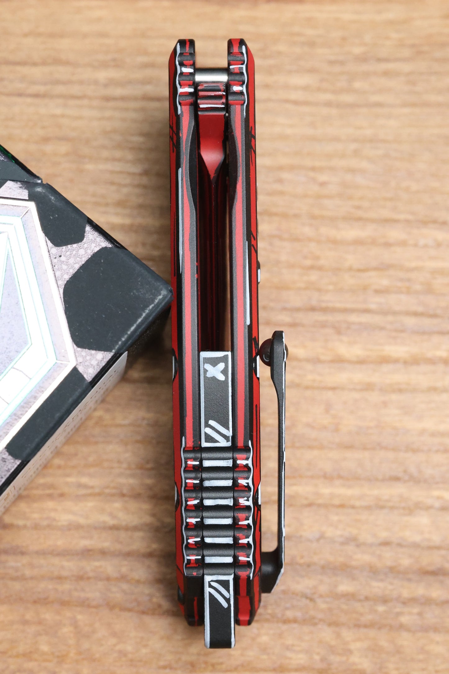 HERETIC KNIVES MEDUSA M/A RED CEL SHADE W/ TANTO MAGNACUT H009-CS-RD