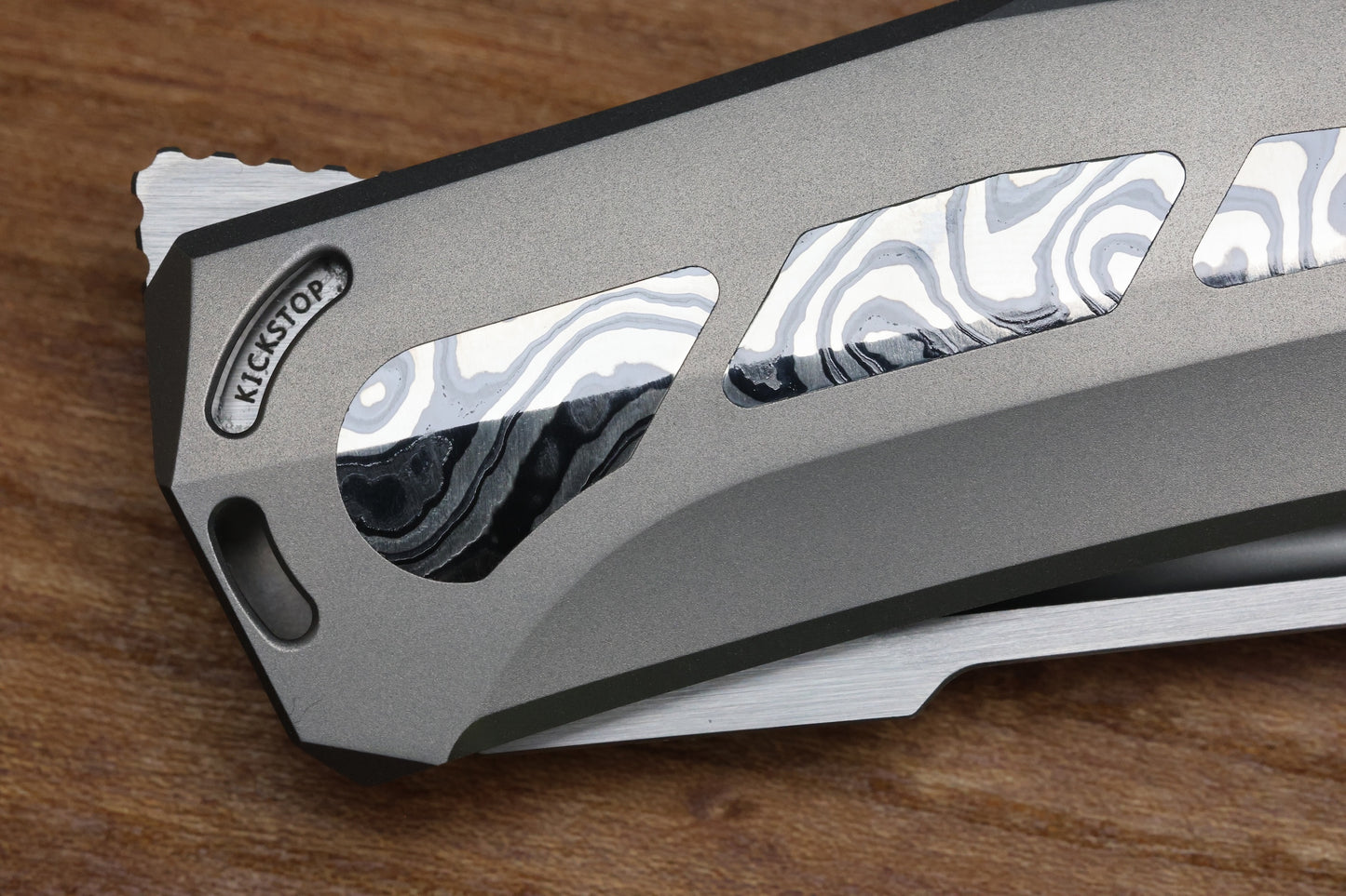 TASHI BHARUCHA LARGE KRYPTON W/ LEE WILLIAMS KICKSTOP TITANIUM HANDLE W/ MONOCHROME DARK TIMASCUS INLAYS & ELMAX