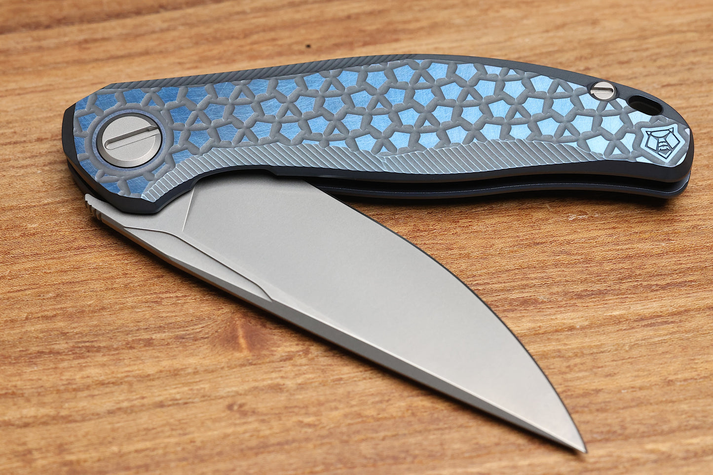 SHIROGOROV STELLAR BEAR PATTERN – BLUE TITANIUM HANDLE – M390 BLADE – MRBS