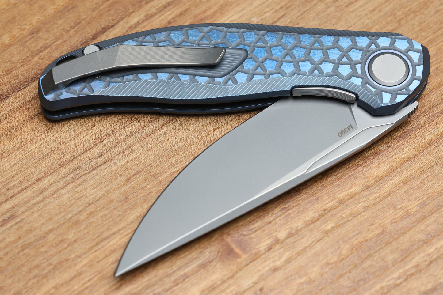SHIROGOROV STELLAR BEAR PATTERN – BLUE TITANIUM HANDLE – M390 BLADE – MRBS