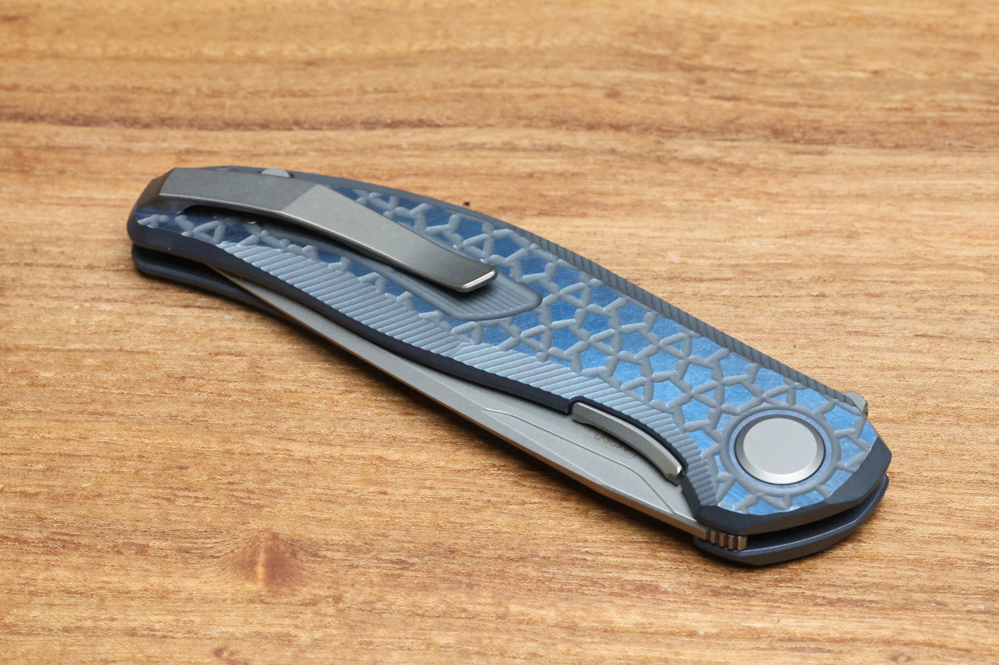 SHIROGOROV STELLAR BEAR PATTERN – BLUE TITANIUM HANDLE – M390 BLADE – MRBS
