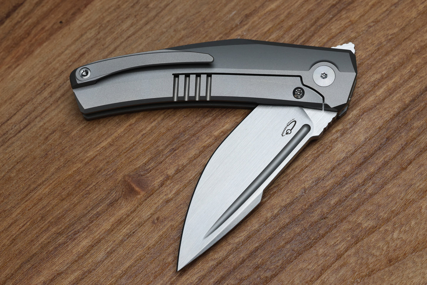 TASHI BHARUCHA SMALL KRYPTON W/ LEE WILLIAMS KICKSTOP TITANIUM HANDLE W/ MONOCHROME DARK TIMASCUS INLAYS & ELMAX