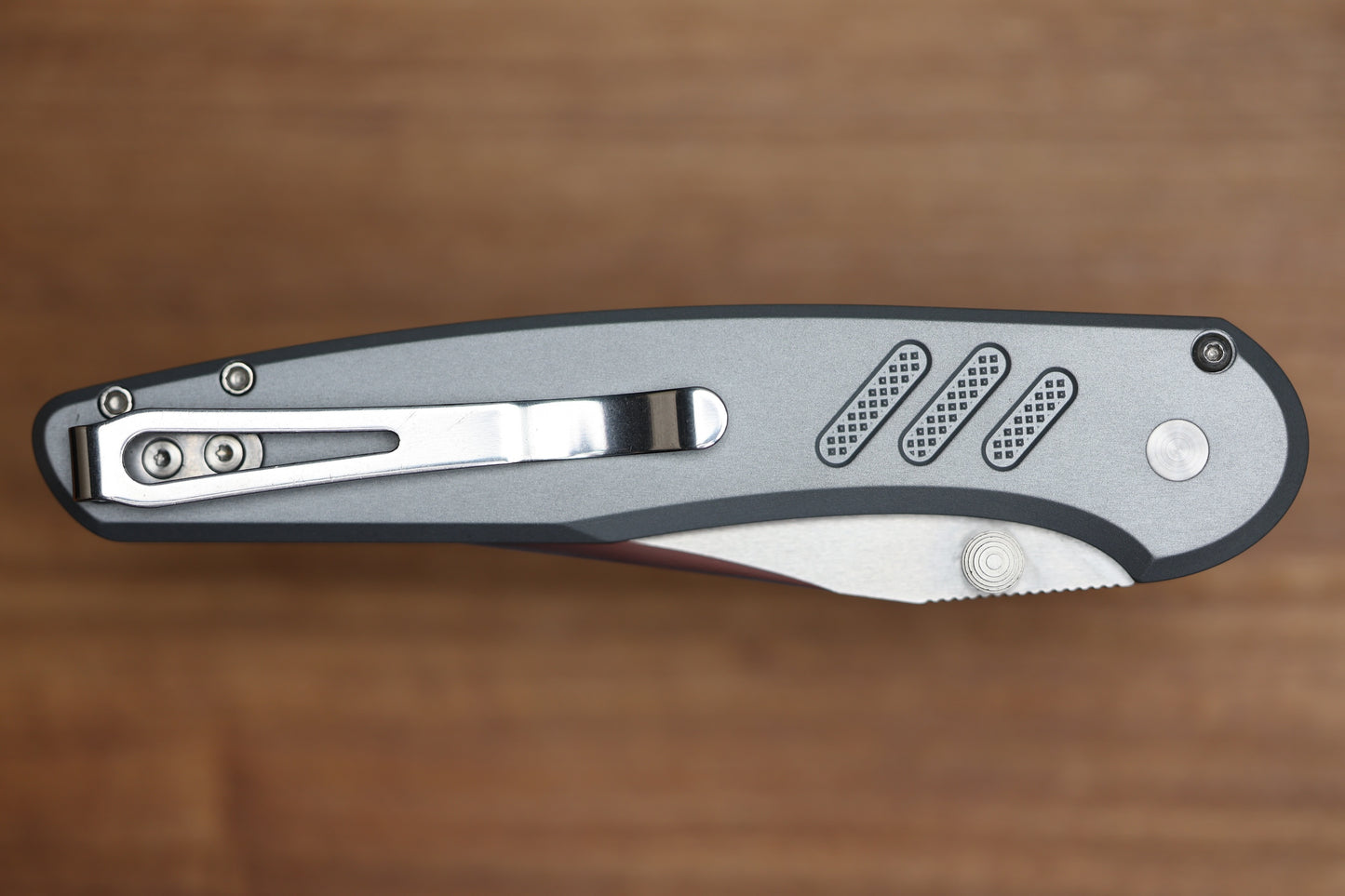 PRO-TECH AVALON PEACE NEIGHBOR KNURLED GRAY ALUMINUM HANDLE W/ WHITE PEARL BUTTON & MIKE IRIE COMPOUND POLISHED 154CM