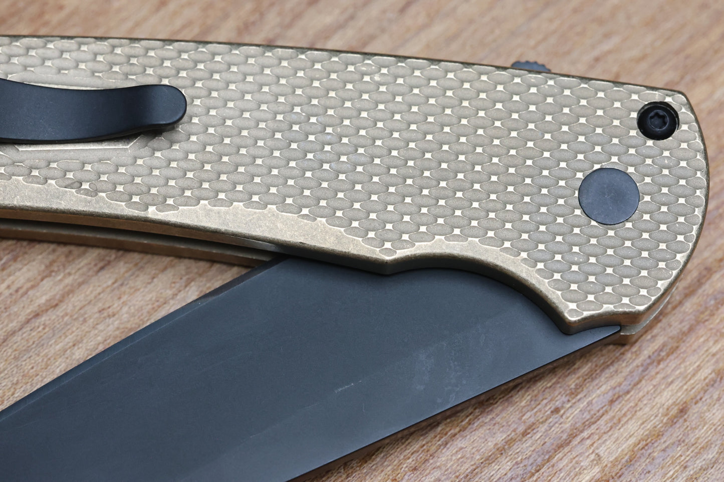 PRO-TECH MALIBU ALBRONZE TEXTURED HANDLE W/ BLACK LIP PEARL BUTTON & DLC MAGNACUT WHARNCLIFFE BLADE 5316