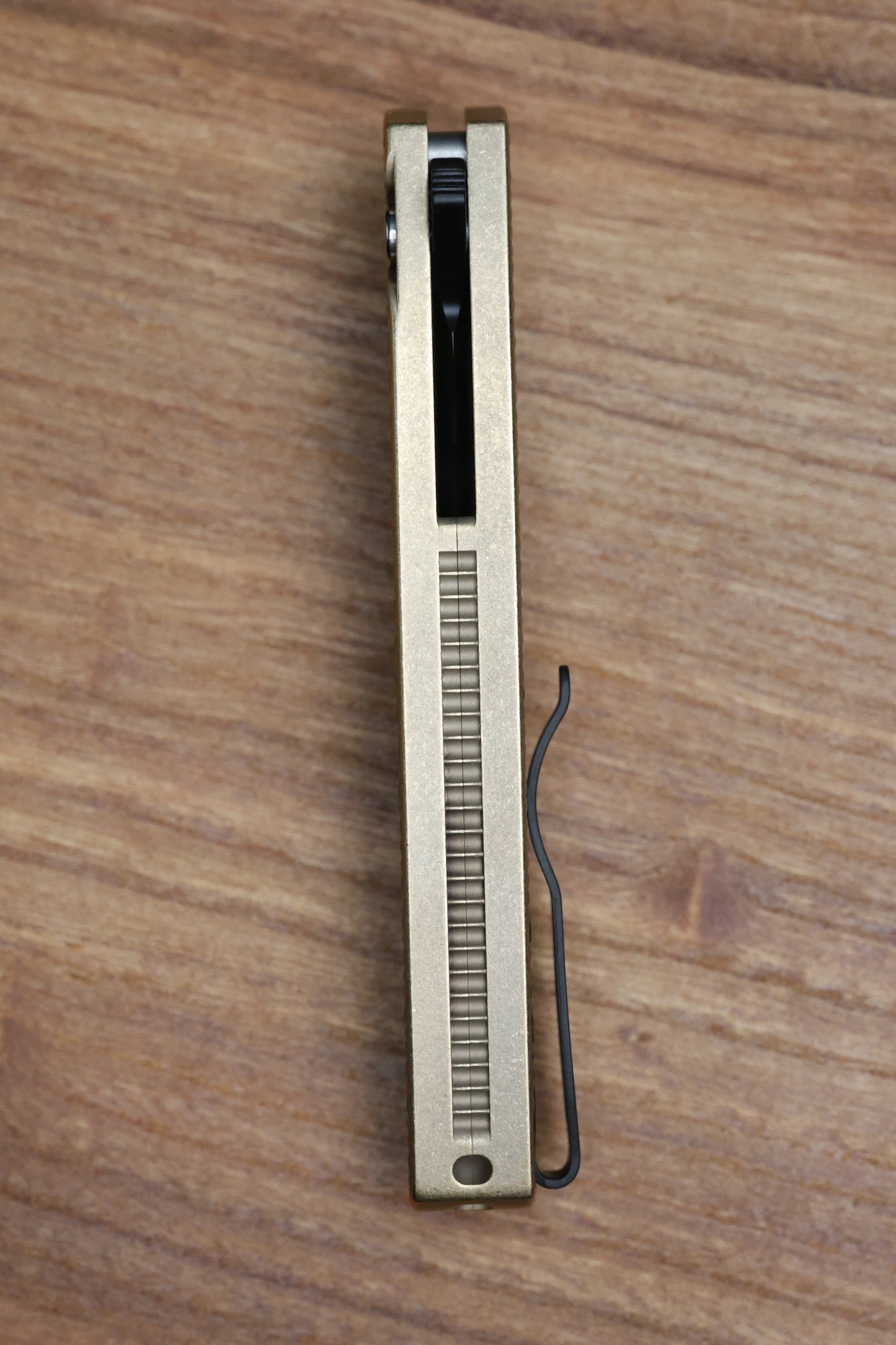 PRO-TECH MALIBU ALBRONZE TEXTURED HANDLE W/ BLACK LIP PEARL BUTTON & DLC MAGNACUT WHARNCLIFFE BLADE 5316