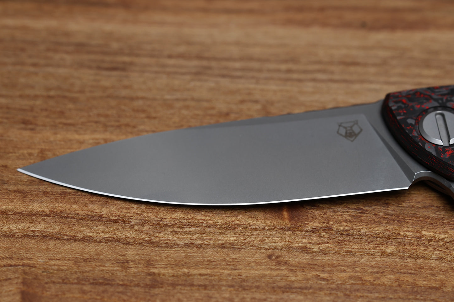 SHIROGOROV HATI GEN 3 – M390 BLADE – RED TECHNOCARBO – MRBS