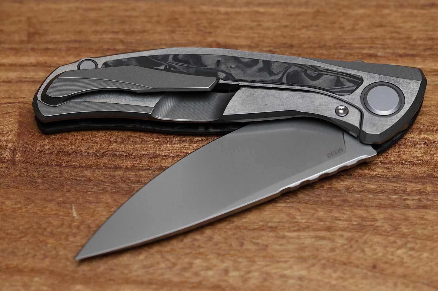 SHIROGOROV HATI GEN 3 – M390 BLADE – MARBLE CARBON FIBER – MRBS