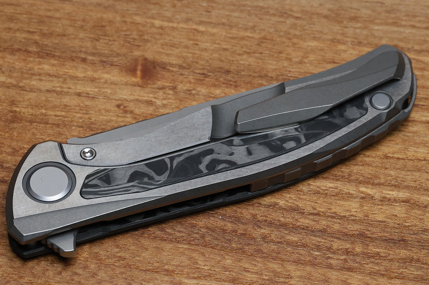 SHIROGOROV HATI GEN 3 – M390 BLADE – MARBLE CARBON FIBER – MRBS