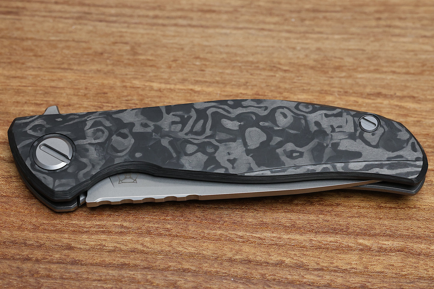 SHIROGOROV HATI GEN 3 – M390 BLADE – MARBLE CARBON FIBER – MRBS