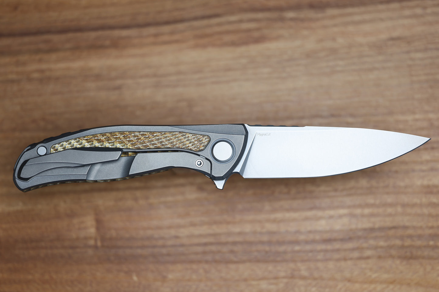 SHIROGOROV HATI BLADESHOW 2026– MAGNACUT BLADE – BROWN ALUTEX – MRBS