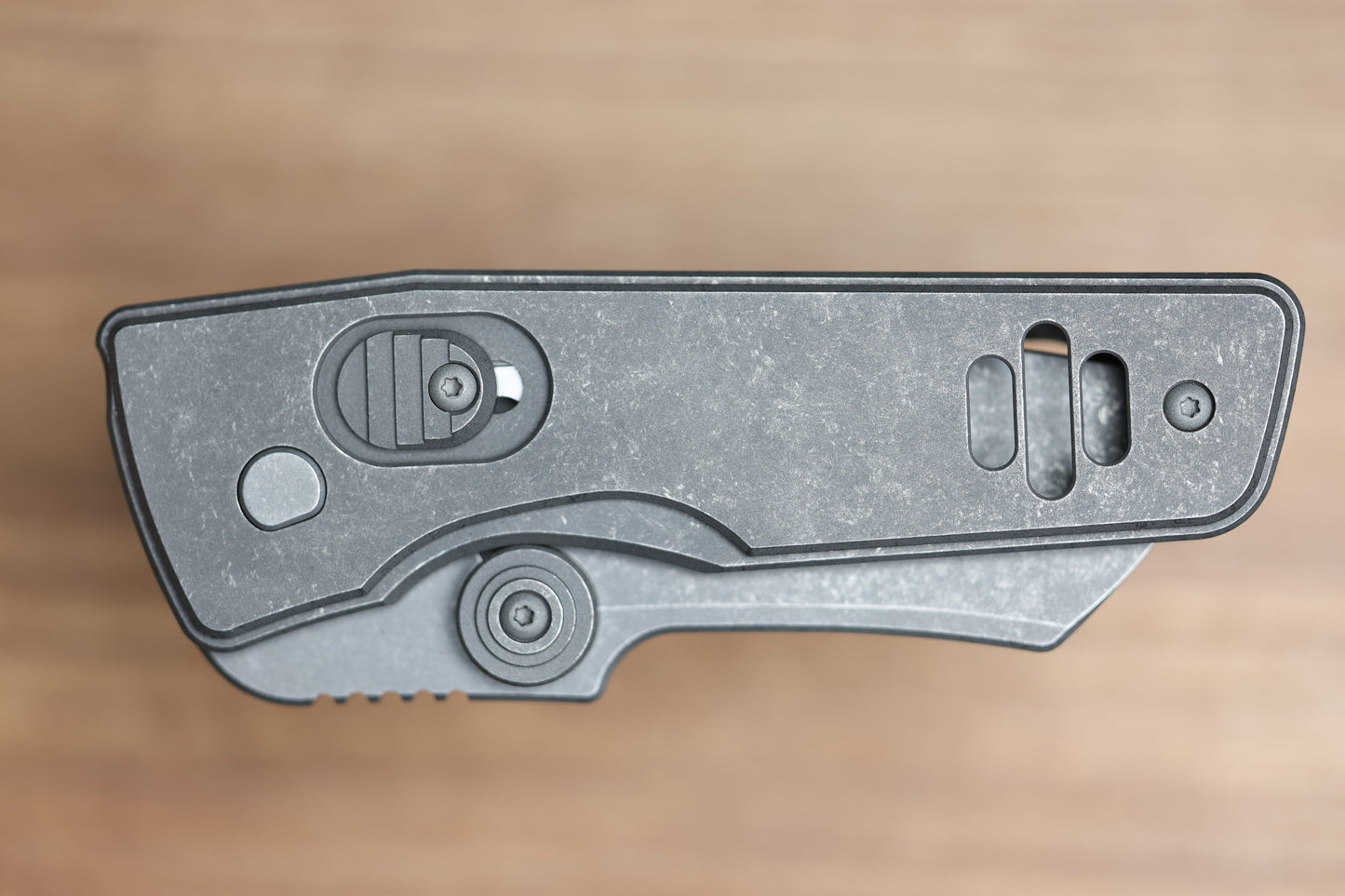 SERGE PANCHENKO GUPPY - BLADESHOW 2026 - TITANIUM HAWK LOCK - MAGNACUT BLADE