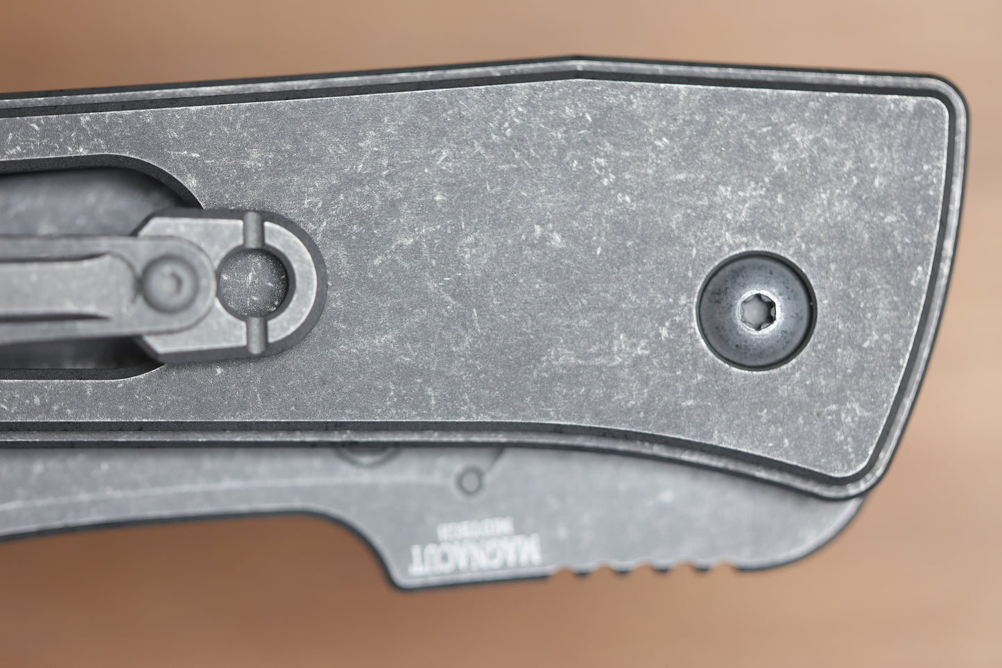 SERGE PANCHENKO GUPPY - BLADESHOW 2026 - TITANIUM HAWK LOCK - MAGNACUT BLADE