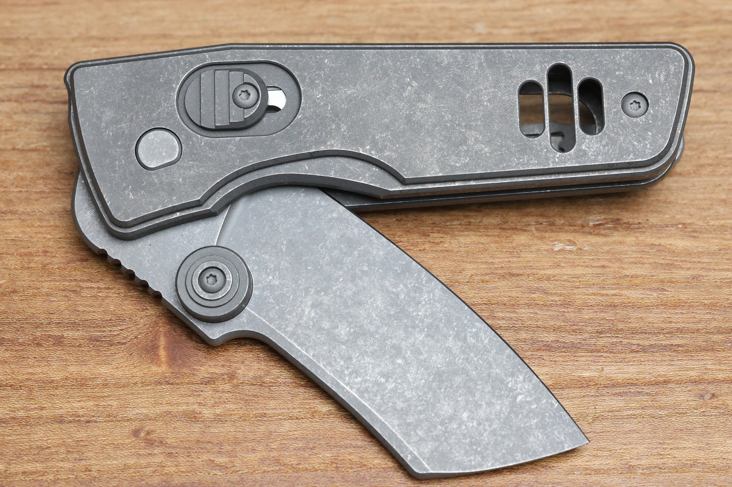 SERGE PANCHENKO GUPPY - BLADESHOW 2026 - TITANIUM HAWK LOCK - MAGNACUT BLADE
