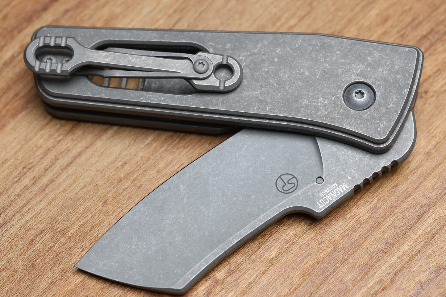 SERGE PANCHENKO GUPPY - BLADESHOW 2026 - TITANIUM HAWK LOCK - MAGNACUT BLADE