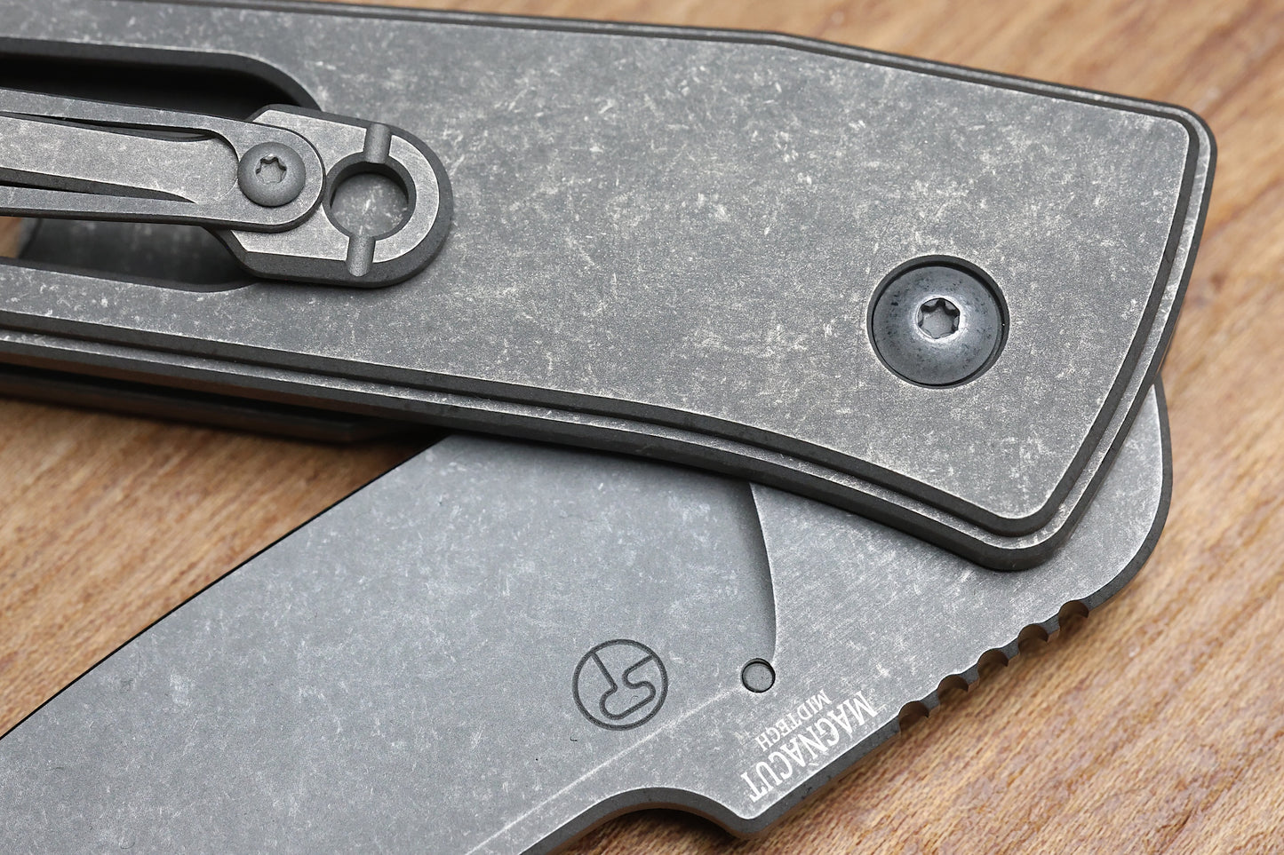 SERGE PANCHENKO GUPPY - BLADESHOW 2026 - TITANIUM HAWK LOCK - MAGNACUT BLADE