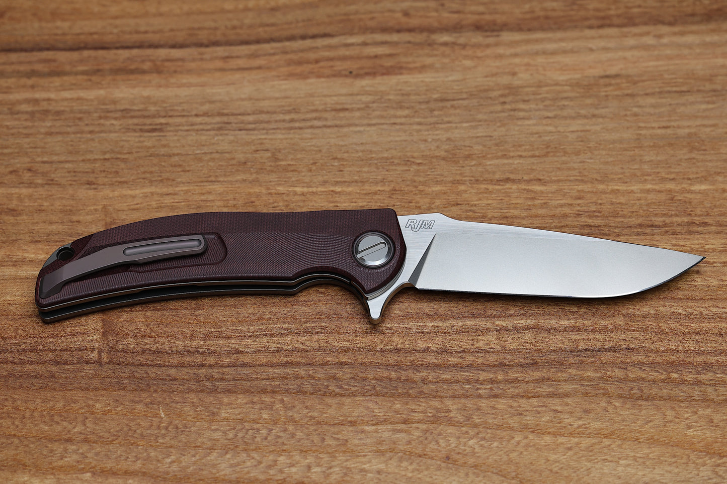 SHIROGOROV “LIMITED EDITION” RJ MARTIN DESIGN SOFT OVERKILL – M398 BLADE – MAROON CANVAS MICARTA HANDLE – RBS