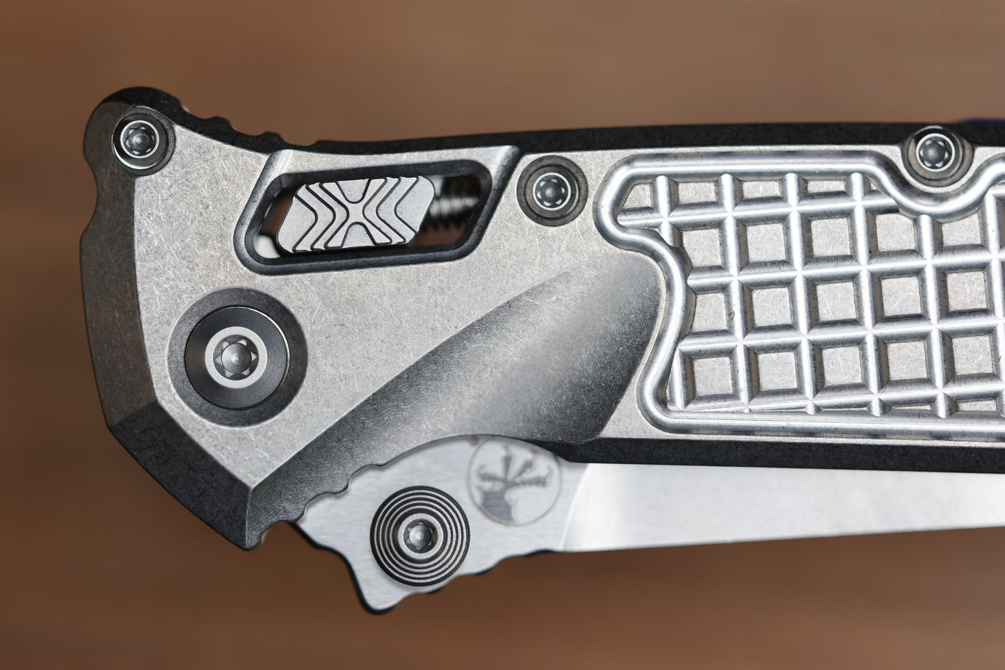 MICROTECH MARFIONE SELECT SOCOM RAM-LOK TITANIUM FRAG HANDLES W/ BLUE ACCENTS & SPEAR POINT STONEWASH M390MK 160RL-10FRSMS3
