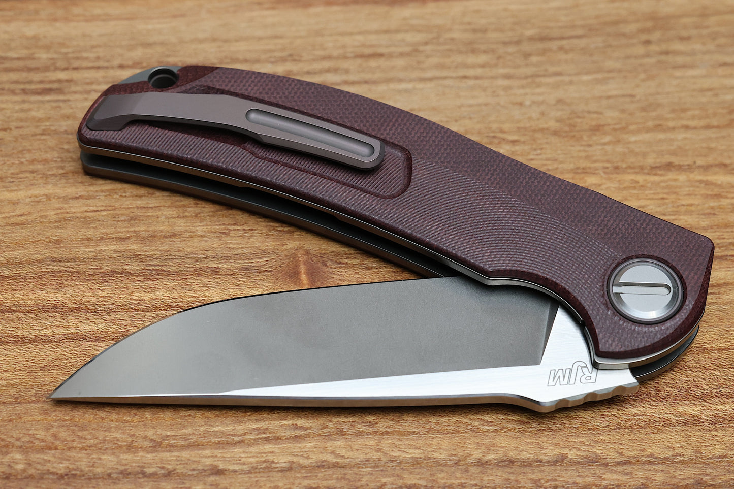 SHIROGOROV “LIMITED EDITION” RJ MARTIN DESIGN SOFT OVERKILL – M398 BLADE – MAROON CANVAS MICARTA HANDLE – RBS