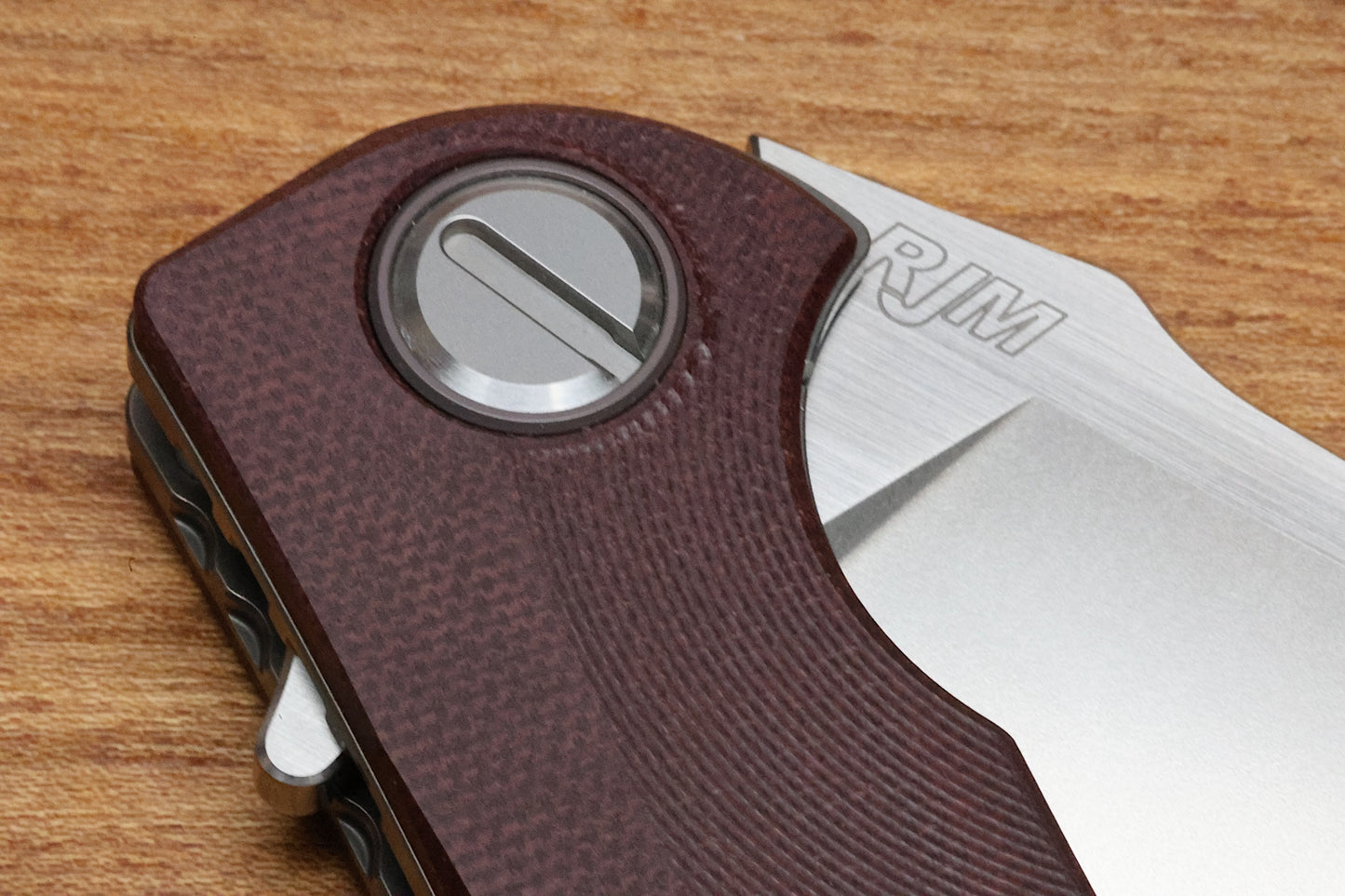 SHIROGOROV “LIMITED EDITION” RJ MARTIN DESIGN SOFT OVERKILL – M398 BLADE – MAROON CANVAS MICARTA HANDLE – RBS