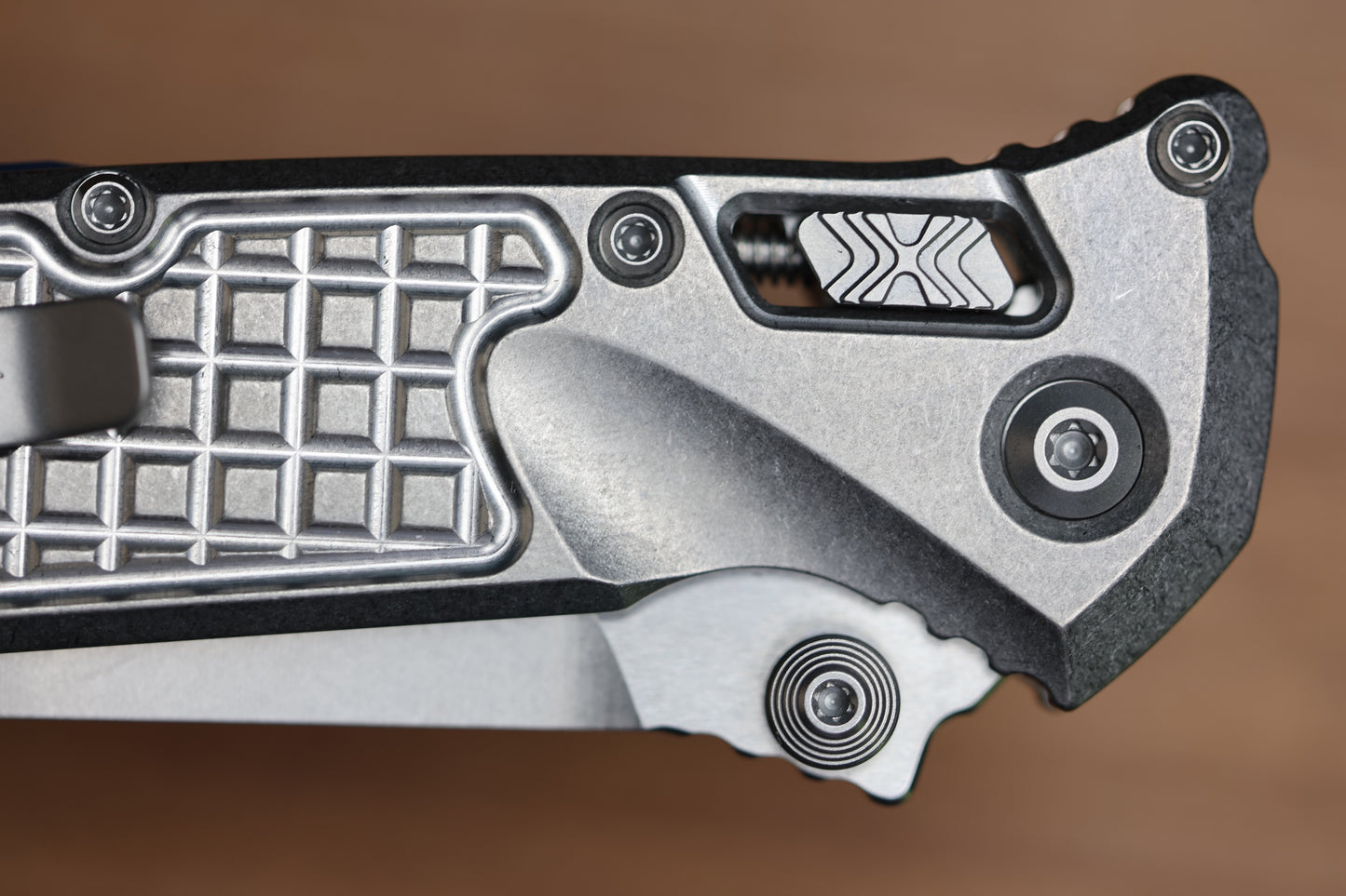 MICROTECH MARFIONE SELECT SOCOM RAM-LOK TITANIUM FRAG HANDLES W/ BLUE ACCENTS & SPEAR POINT STONEWASH M390MK 160RL-10FRSMS3