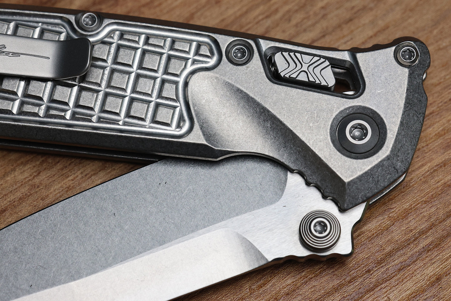 MICROTECH MARFIONE SELECT SOCOM RAM-LOK TITANIUM FRAG HANDLES W/ BLUE ACCENTS & SPEAR POINT STONEWASH M390MK 160RL-10FRSMS3